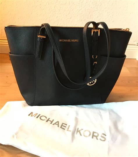 dunkelblaue michael kors tasche|Michael Kors online store.